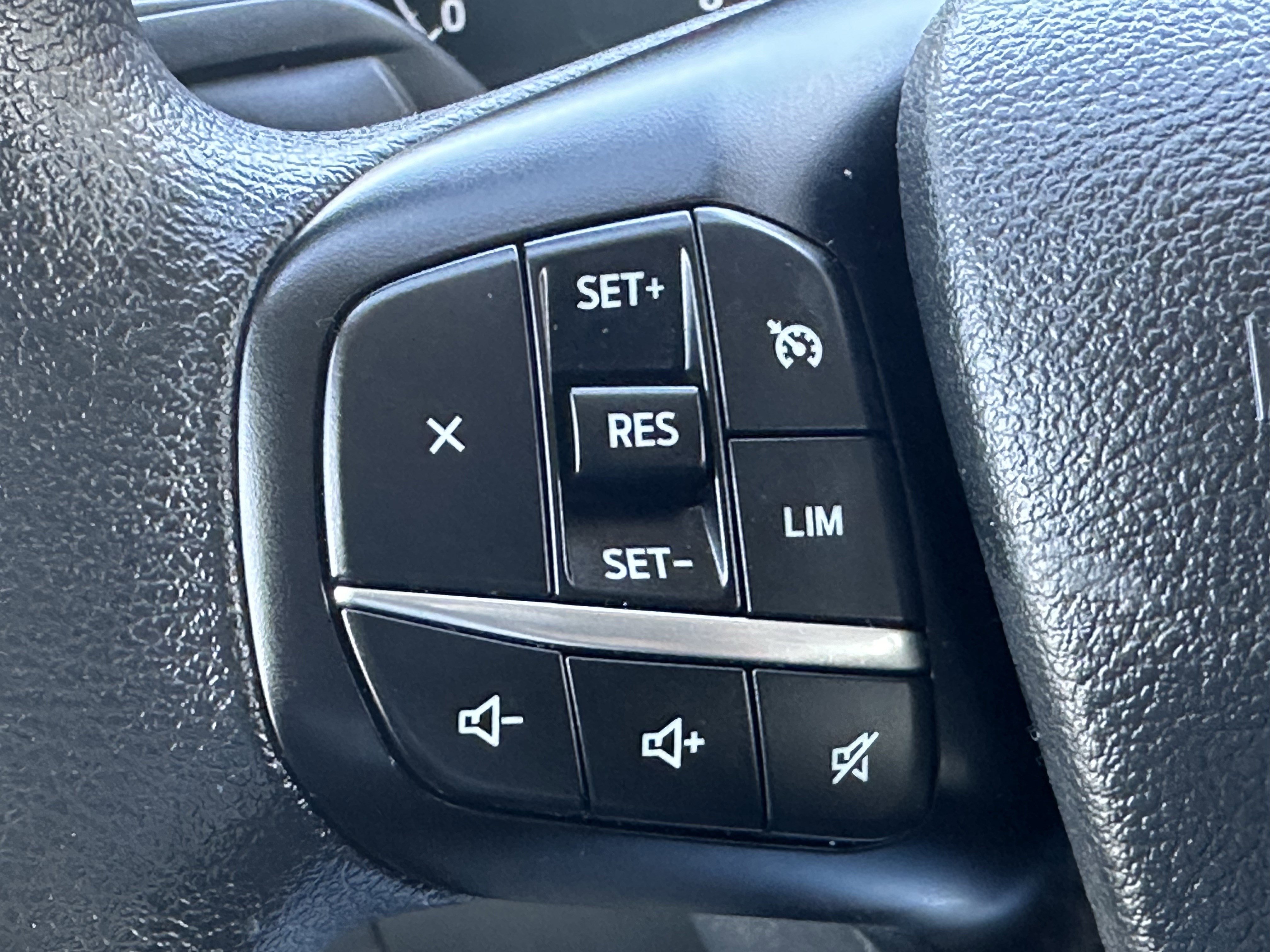 Used 2024 Ford Transit 350 XLT image 25