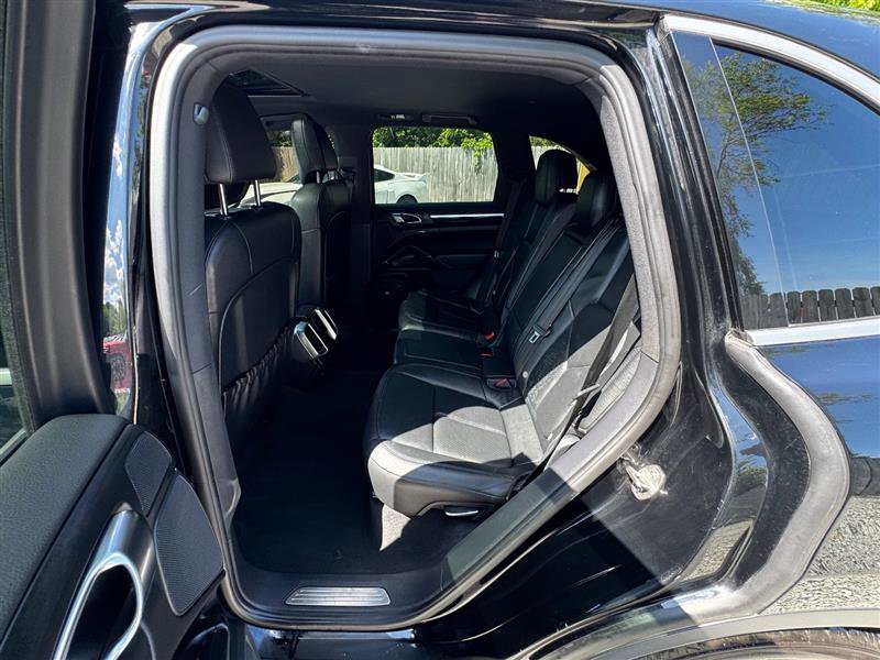 Used 2014 Porsche Cayenne AWD/4WD image 24