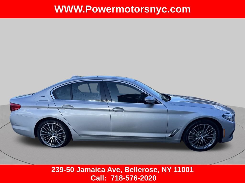Used 2019 BMW 530e xDrive w/ Premium Package AWD/4WD image 2