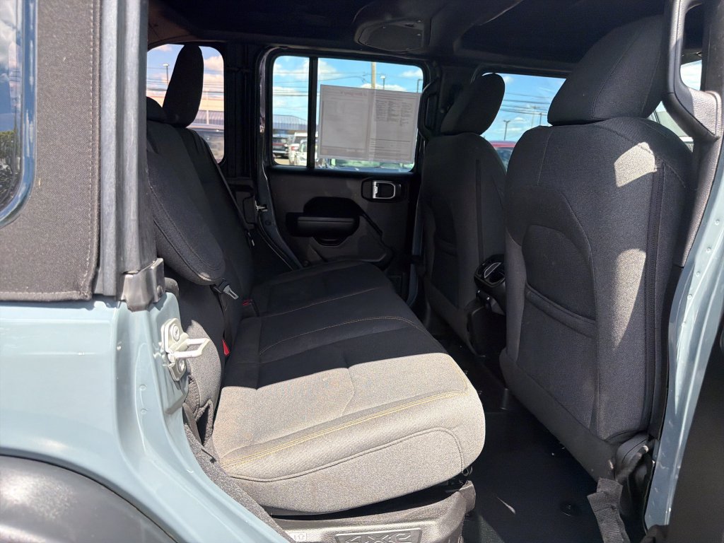 Used 2024 Jeep Wrangler Unlimited AWD/4WD image 18