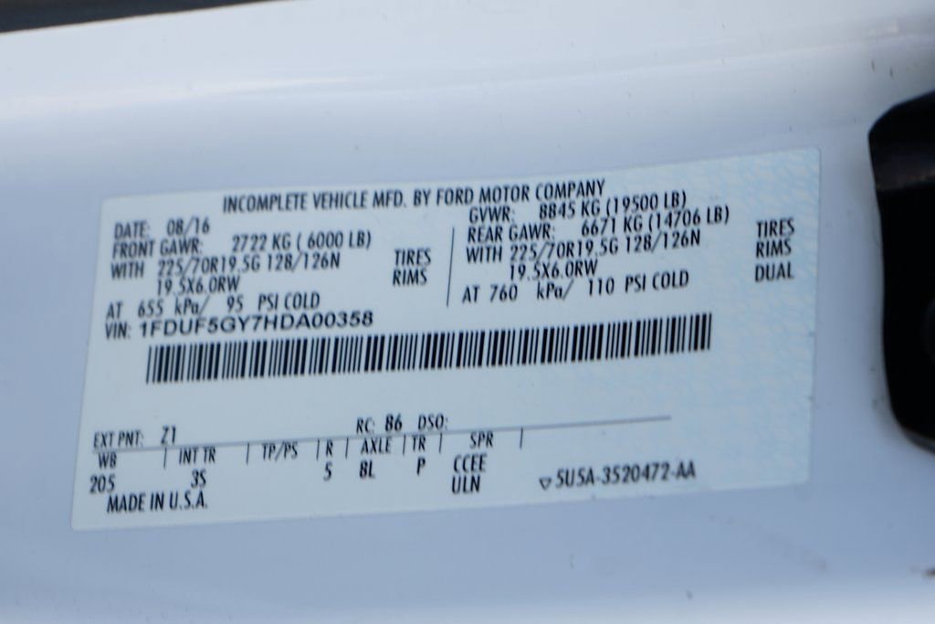 Used 2017 Ford F550 2WD Regular Cab Super Duty image 46