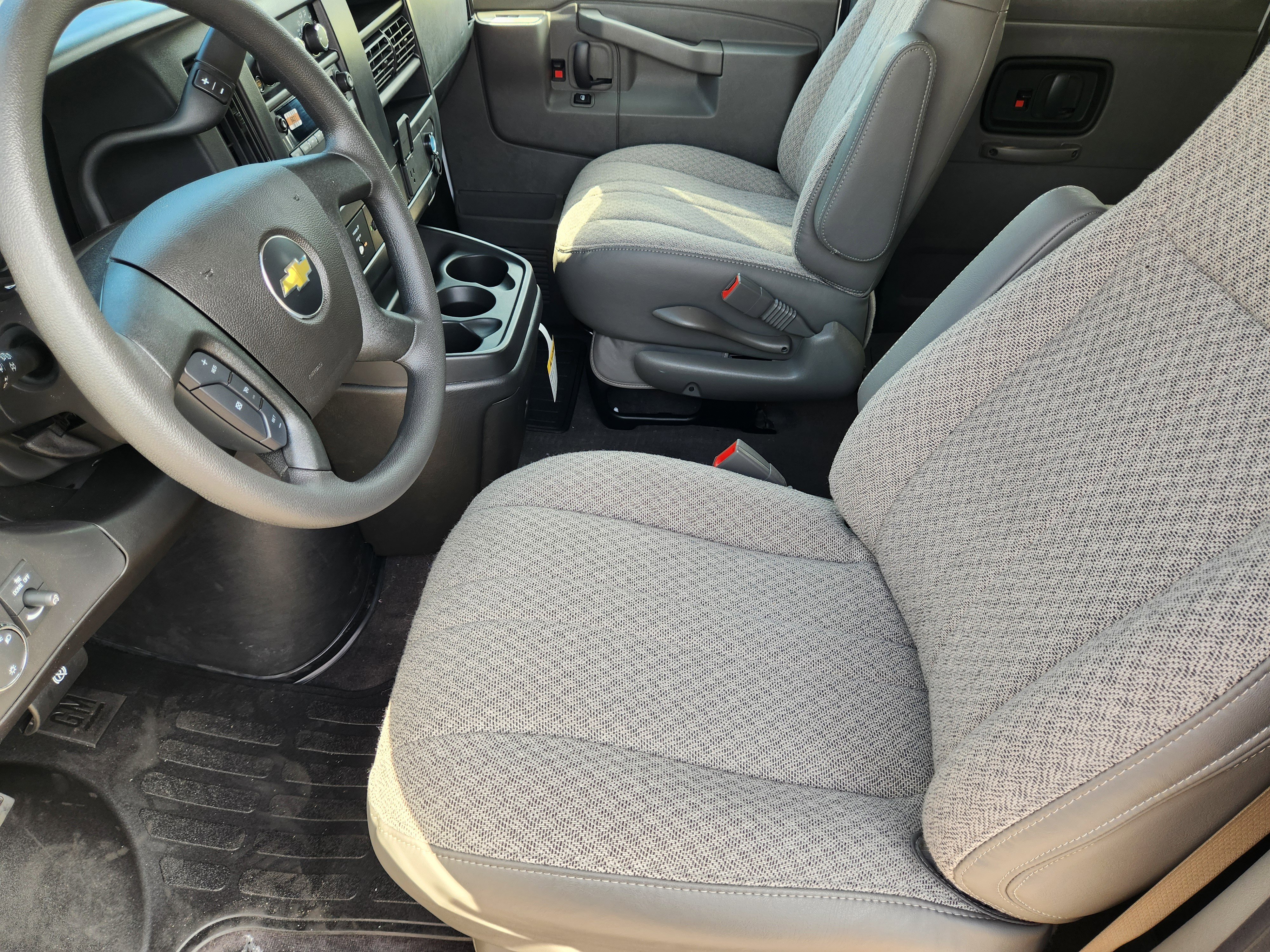 New 2026 Chevrolet Express 3500 LS RWD image 9