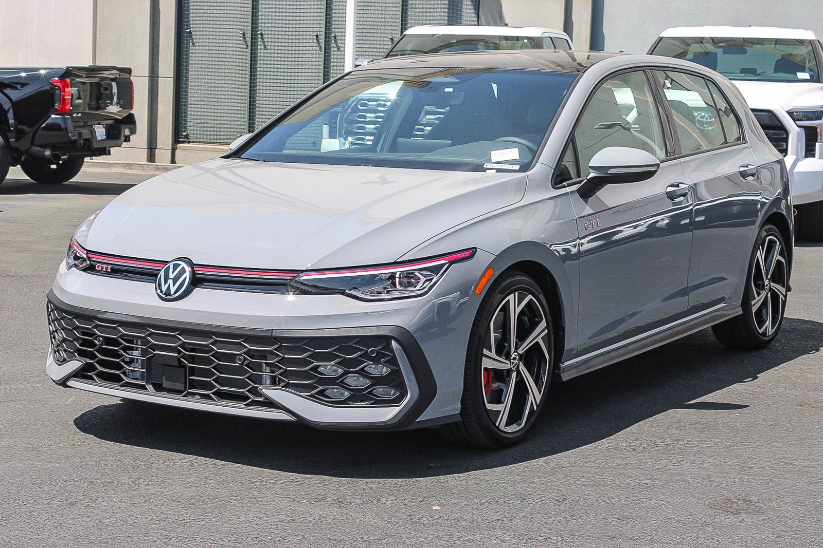 Used 2026 Volkswagen GTI SE FWD image 3