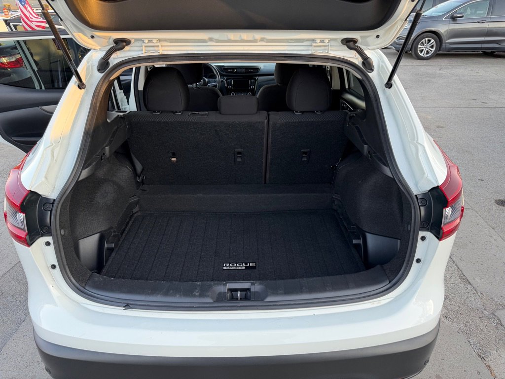 Used 2020 Nissan Rogue Sport S image 8