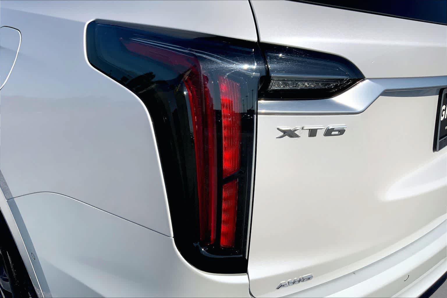 Used 2025 Cadillac XT6 Sport w/ Technology Package AWD/4WD image 28