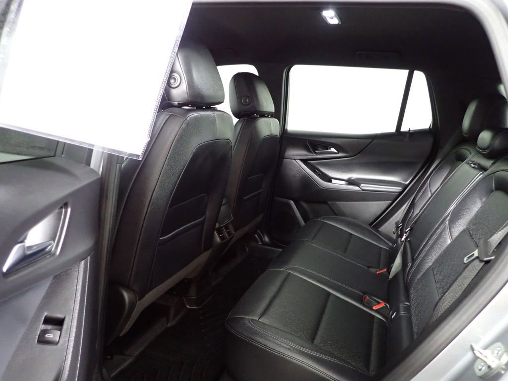 Used 2025 Chevrolet Equinox LT w/ Convenience Package II image 31