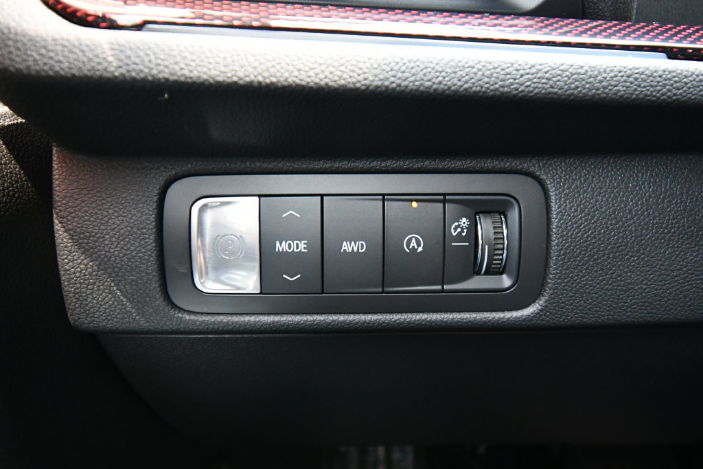 Used 2025 Chevrolet Traverse RS w/ LPO, Floor Liner Package AWD/4WD image 23