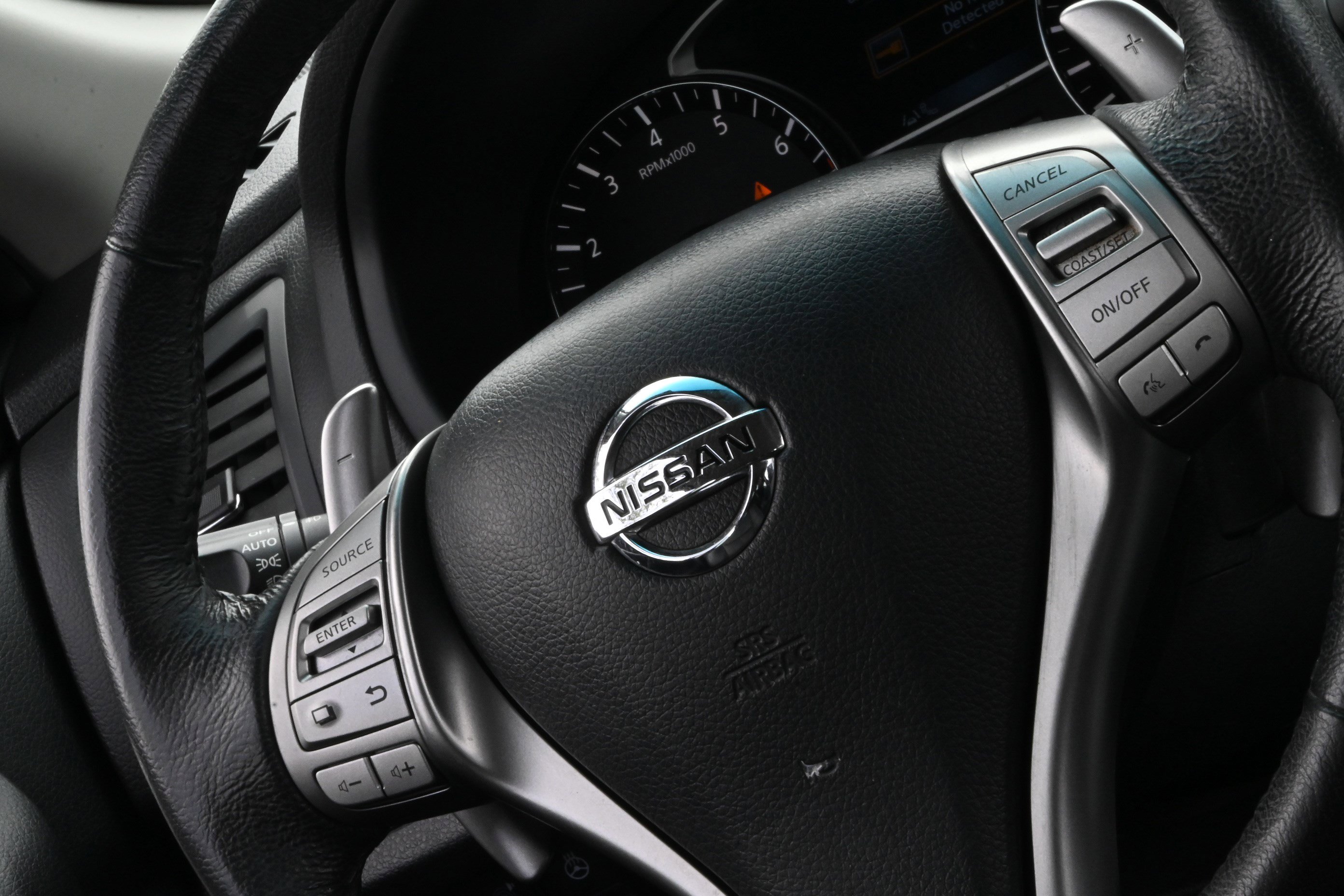 Used 2015 Nissan Altima 3.5 SL FWD image 23