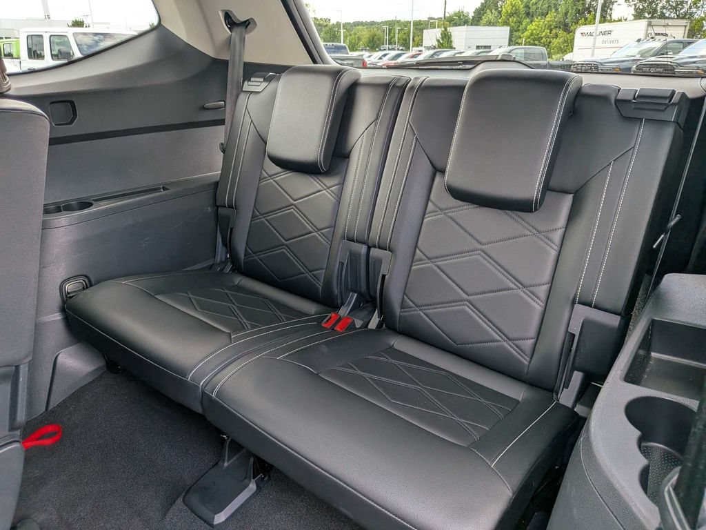 Used 2024 Volkswagen Atlas SE FWD image 13