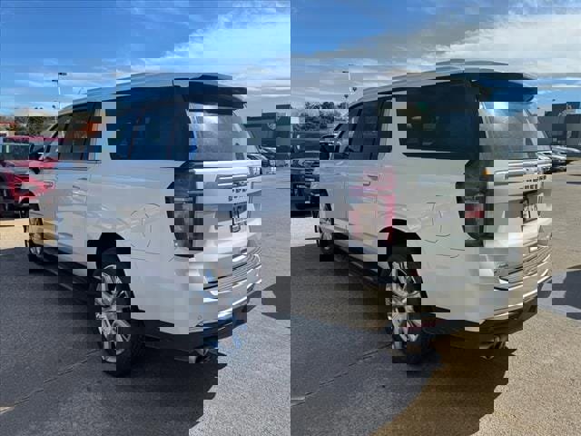 Used 2021 Chevrolet Suburban High Country image 5