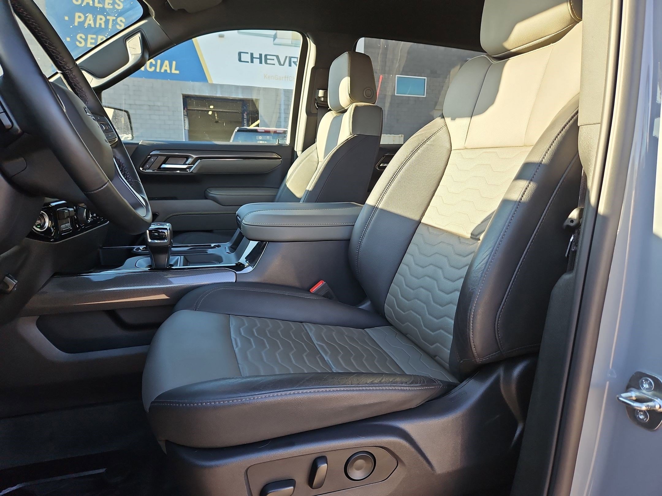 Used 2024 Chevrolet Silverado 1500 ZR2 w/ Technology Package image 15