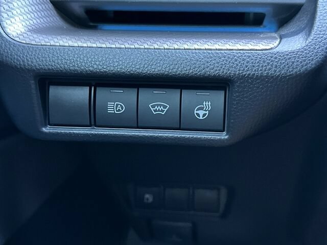 Used 2024 Toyota Prius XLE FWD image 30