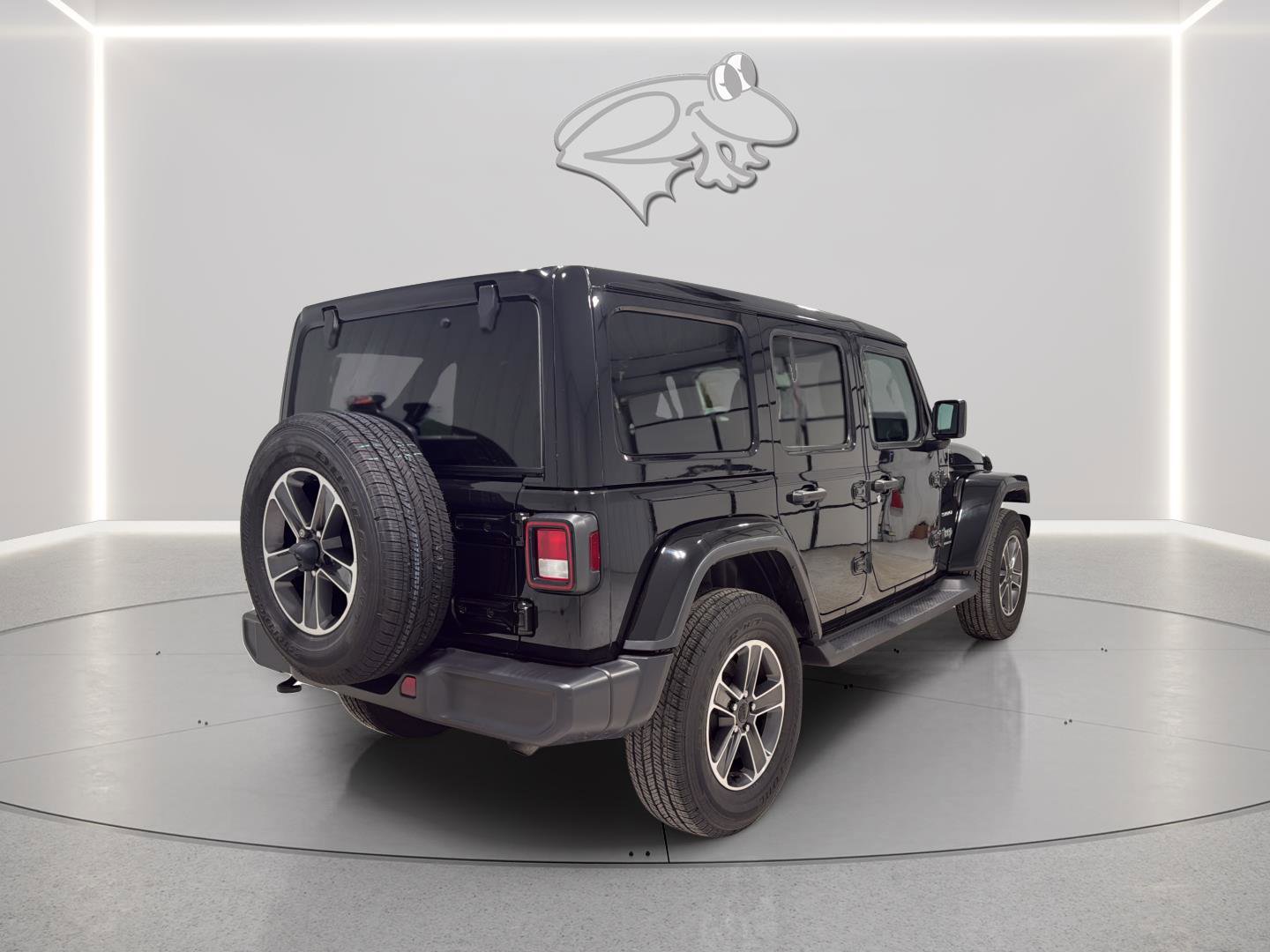 Used 2023 Jeep Wrangler Sahara w/ Cold Weather Group image 6