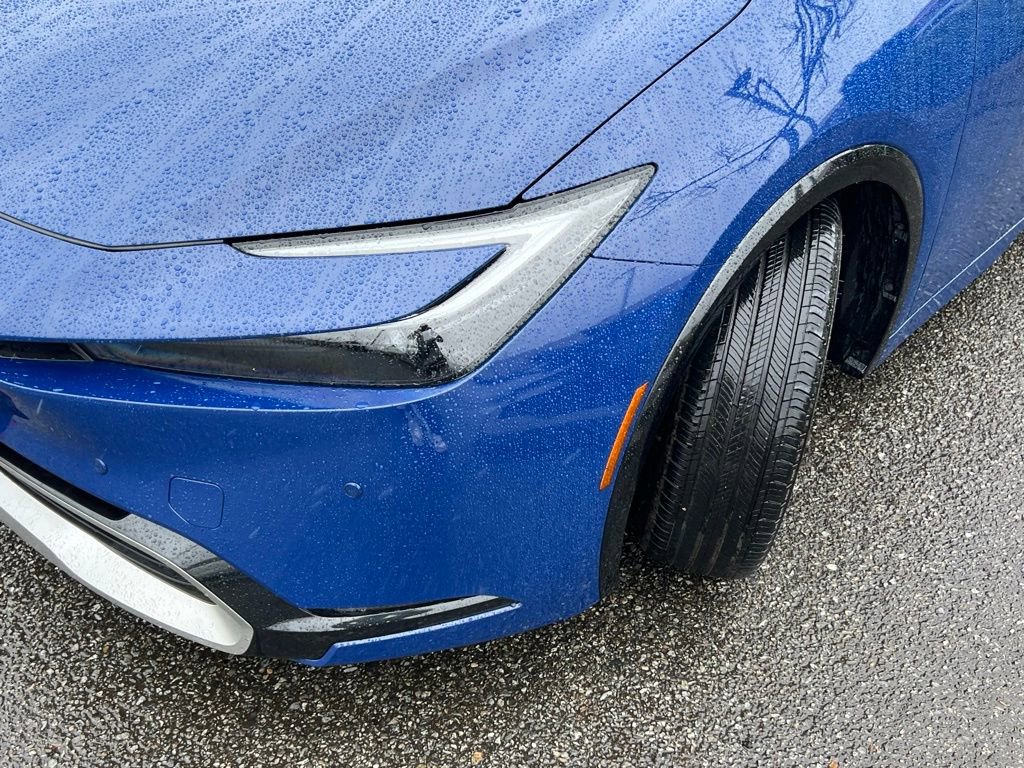 Used 2025 Toyota Prius XSE image 3