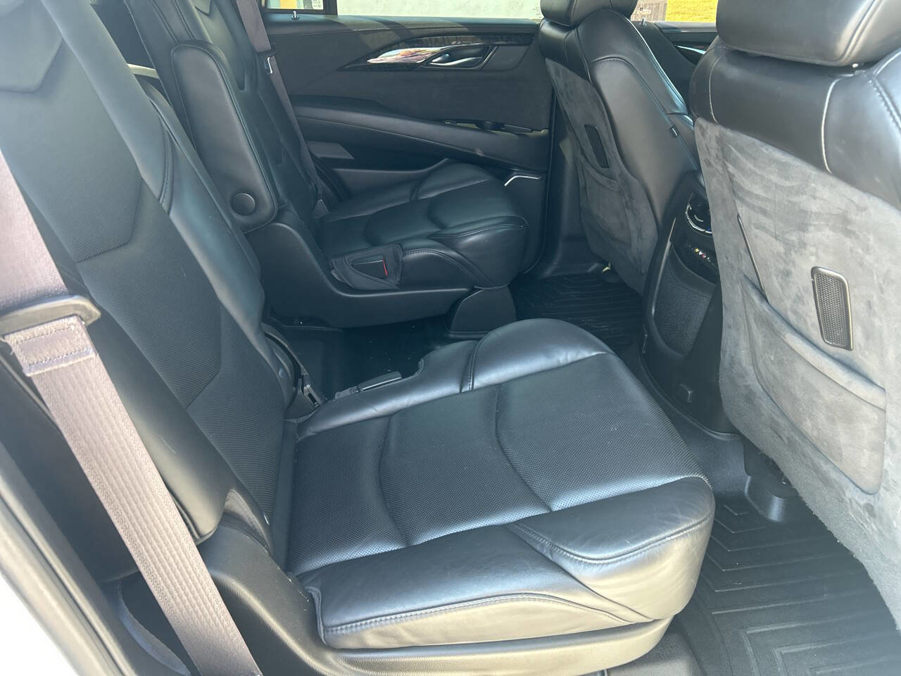 Used 2016 Cadillac Escalade Platinum image 20