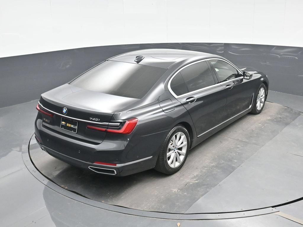 Used 2021 BMW 740i w/ Premium Package RWD image 22