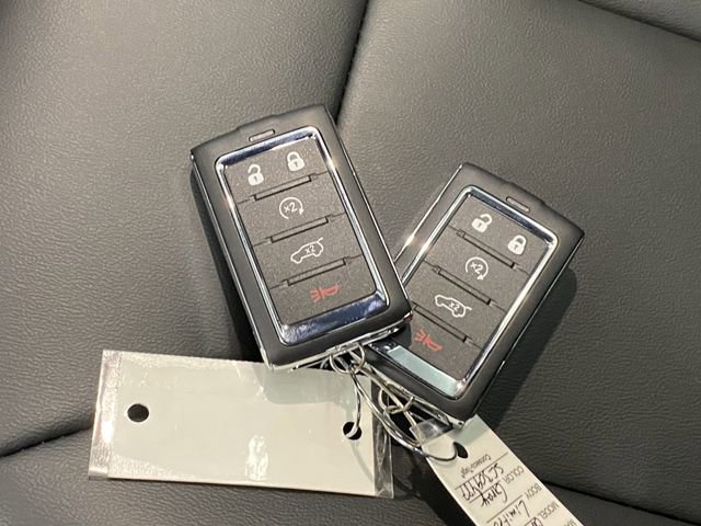 New 2025 Jeep Grand Cherokee Limited w/ Trailer Tow Package image 30