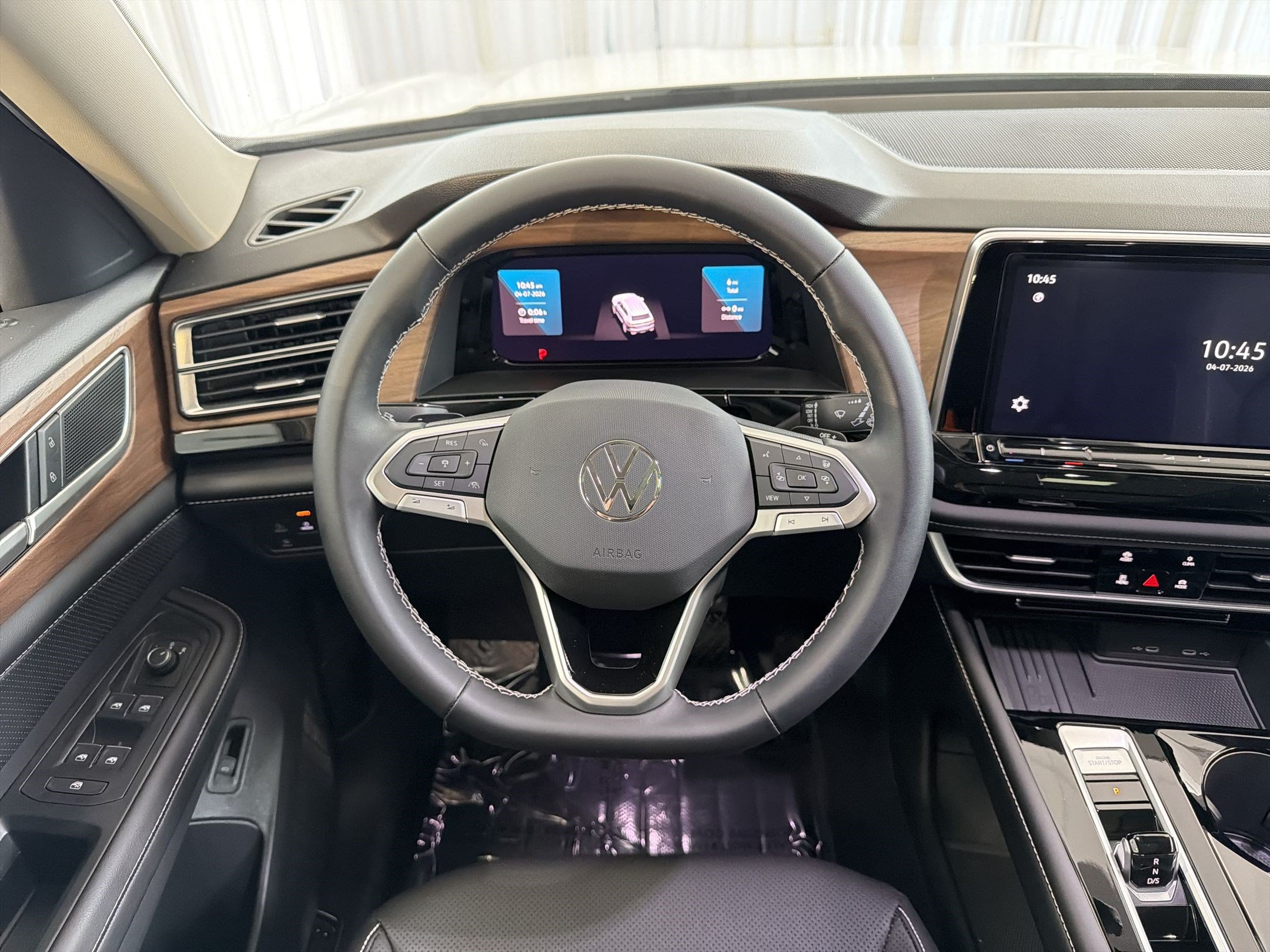 New 2026 Volkswagen Atlas SE FWD image 24