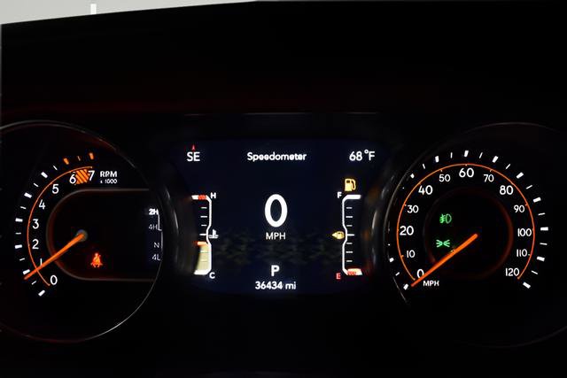Used 2023 Jeep Wrangler Unlimited Rubicon w/ Cold Weather Group AWD/4WD image 23