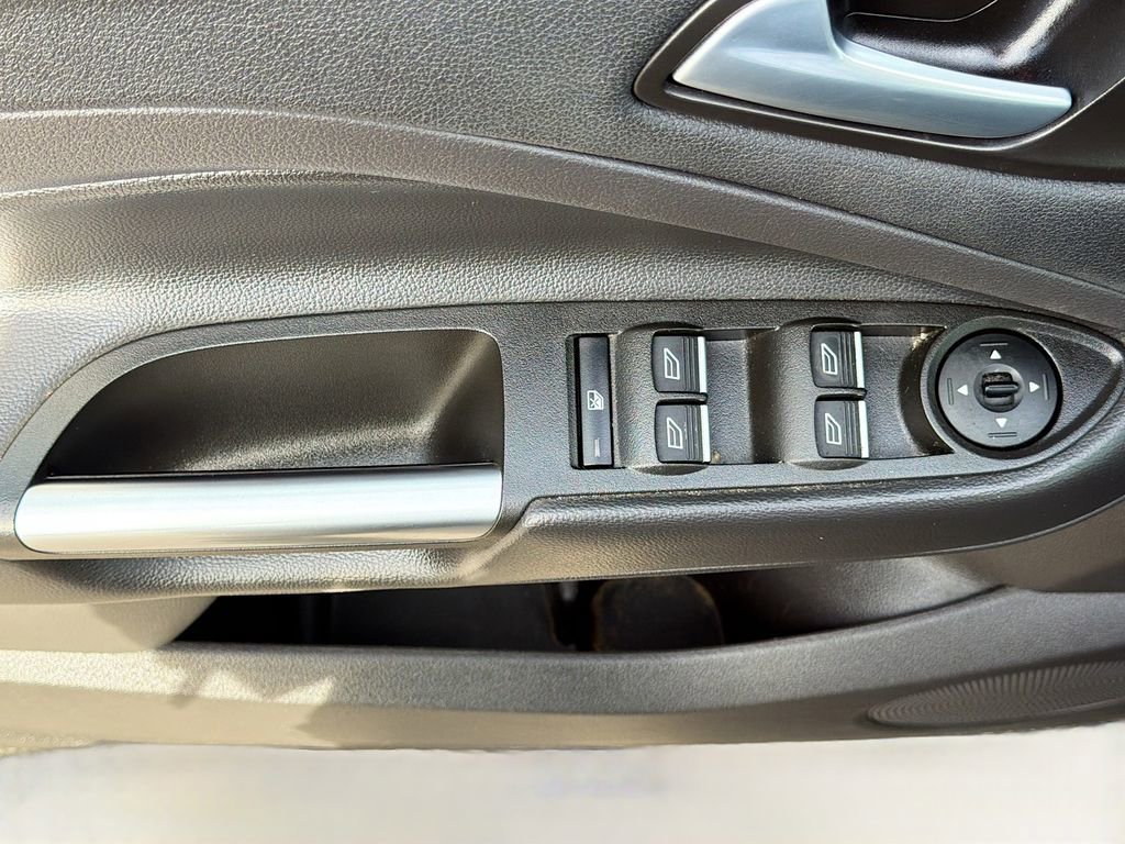 Used 2016 Ford C-MAX Energi SEL w/ Equipment Group 301A FWD image 18