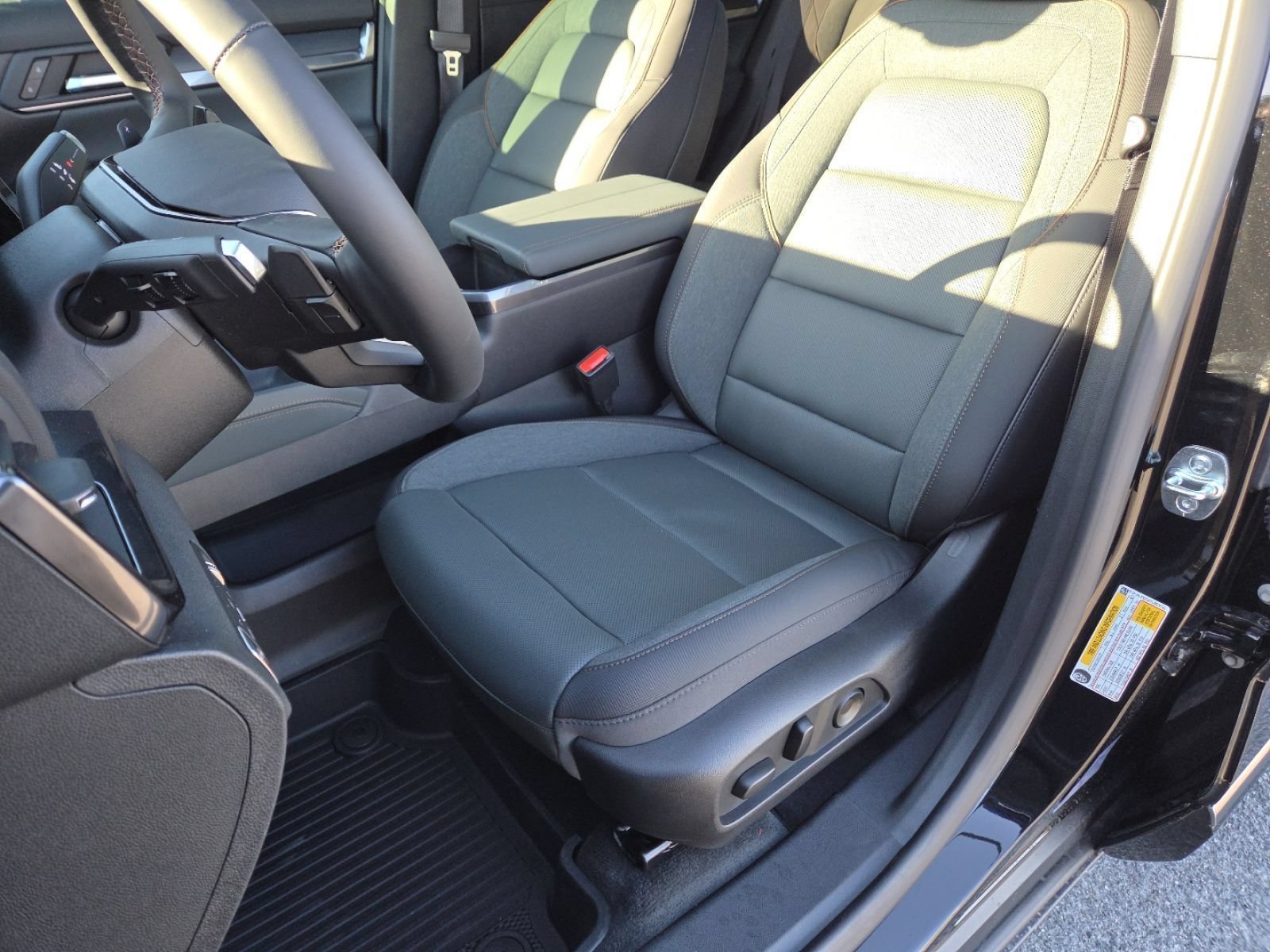 New 2026 GMC Terrain AT4 w/ Convenience Package III AWD/4WD image 28
