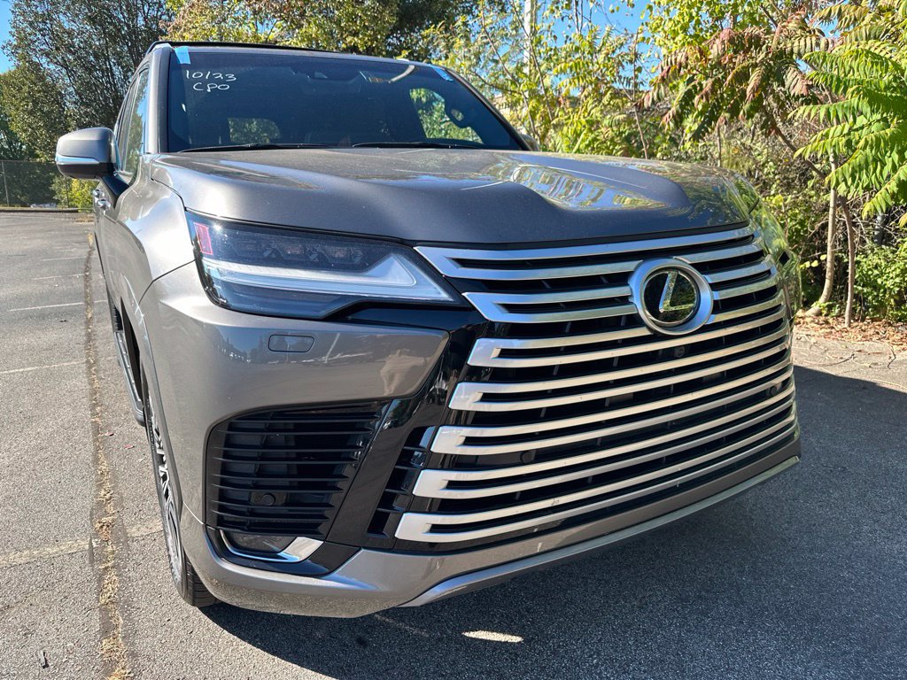 Used 2023 Lexus LX 600 4WD w/ Accessory Package (Z1) image 1