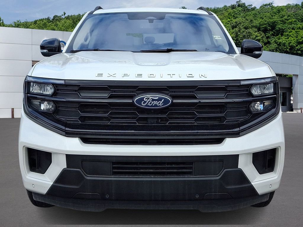 Certified 2025 Ford Expedition Active image 2