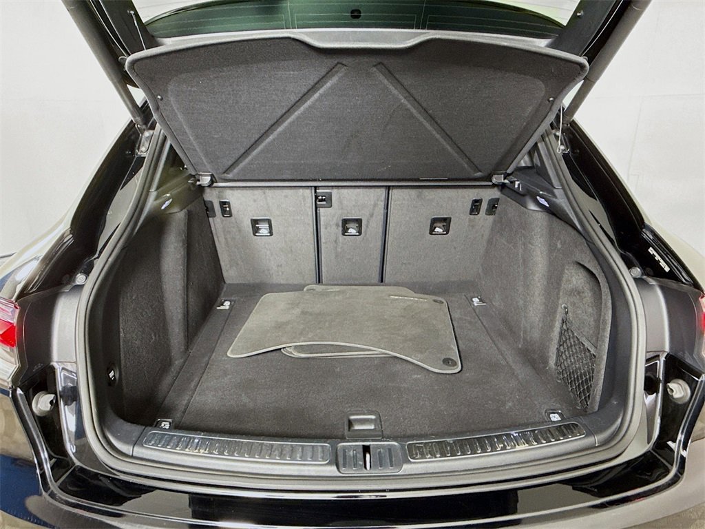 Used 2021 Porsche Macan image 30