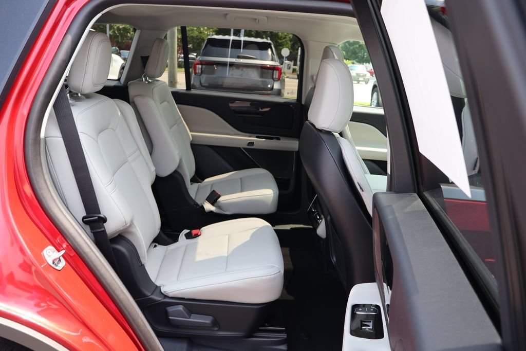 New 2026 Lincoln Aviator AWD image 26