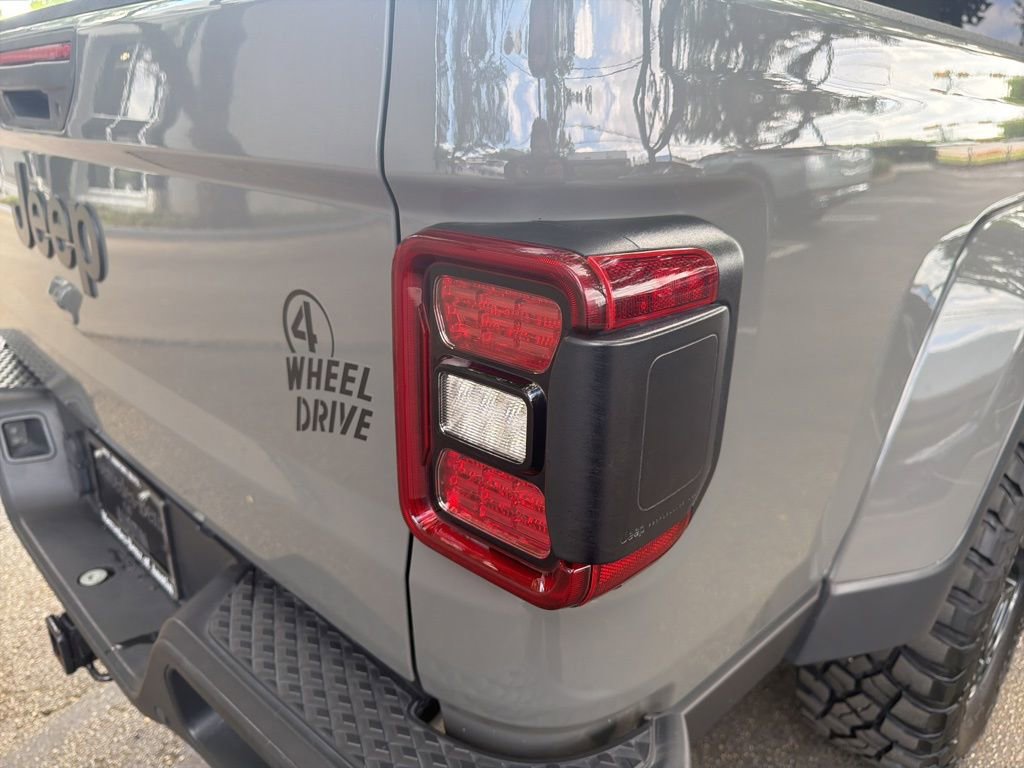 Used 2021 Jeep Gladiator Willys image 12