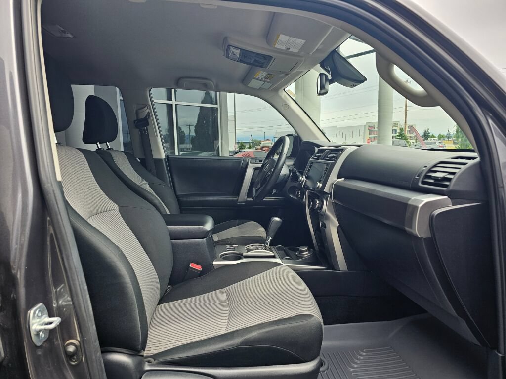 Used 2021 Toyota 4Runner SR5 AWD/4WD image 11