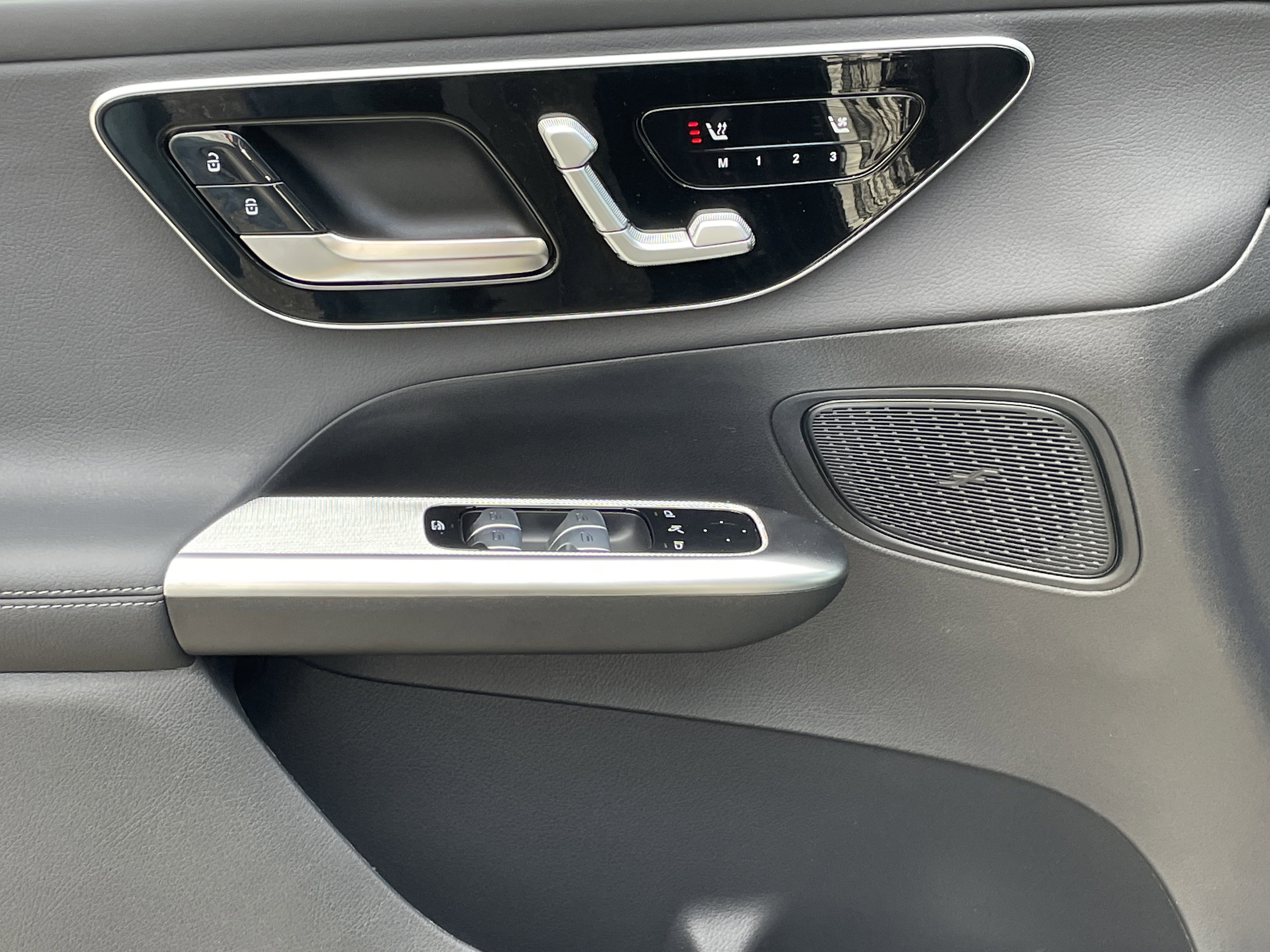 New 2026 Mercedes-Benz GLC 300 image 18