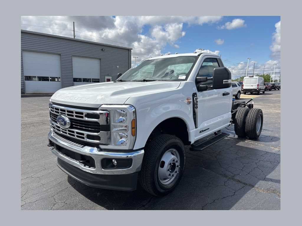 Used 2025 Ford F350 XL w/ XL Chrome Package AWD/4WD image 1