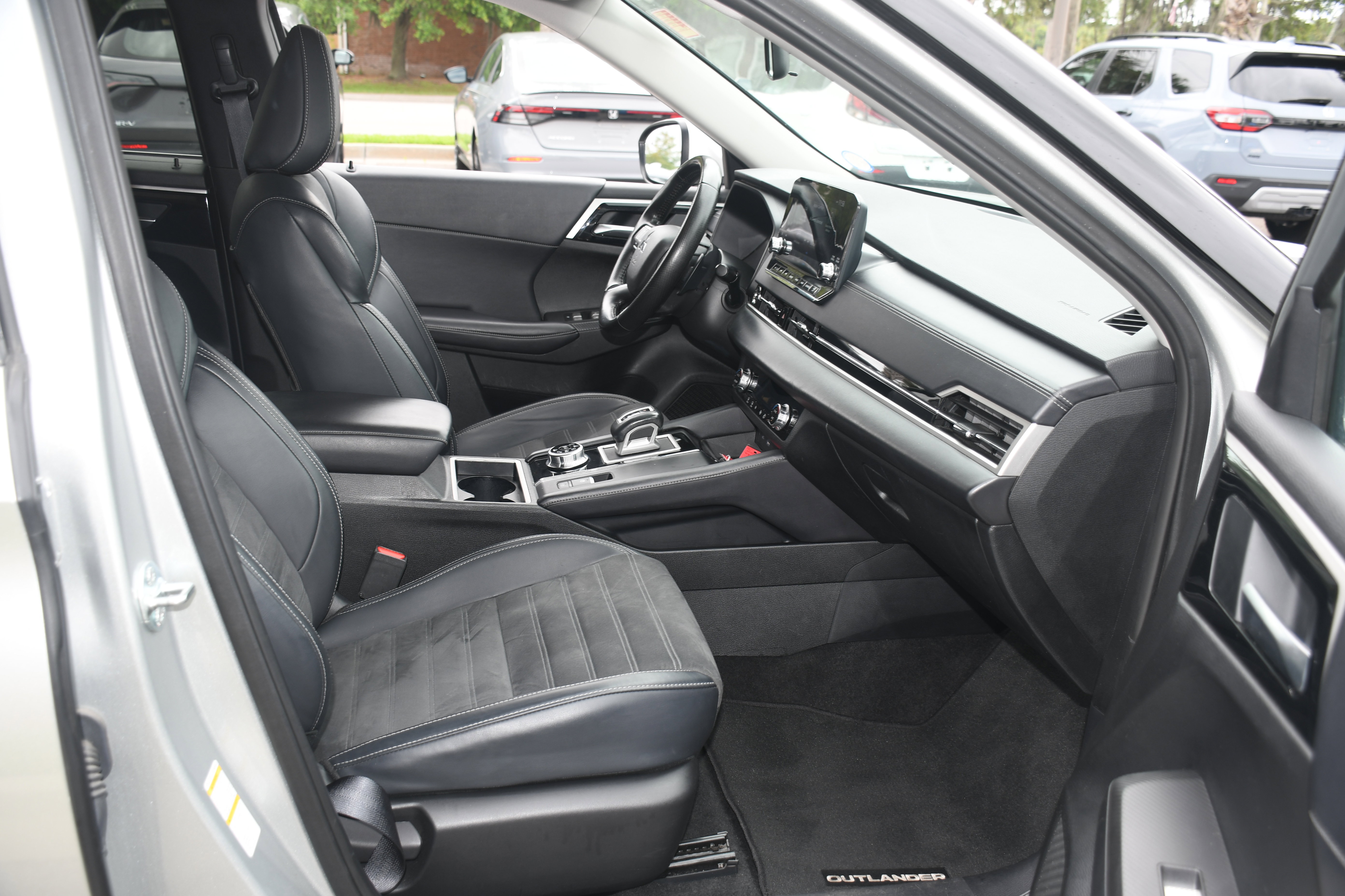 Used 2024 Mitsubishi Outlander SE Black Edition AWD/4WD image 20