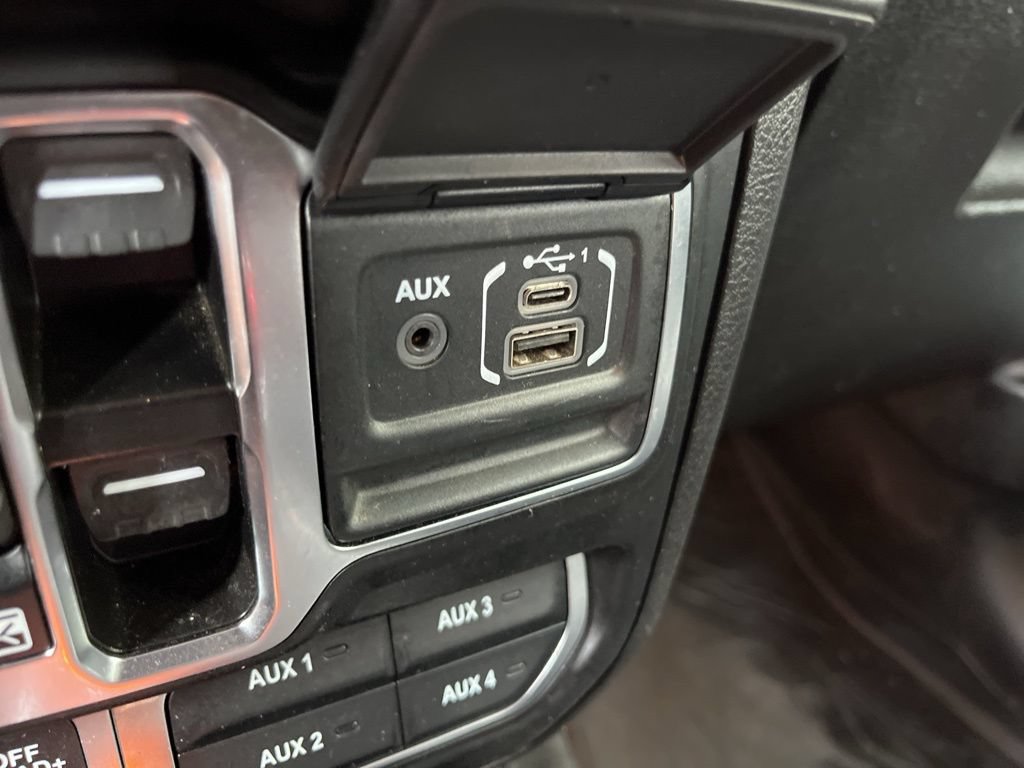 Used 2024 Jeep Wrangler Unlimited Rubicon 4xe AWD/4WD image 43
