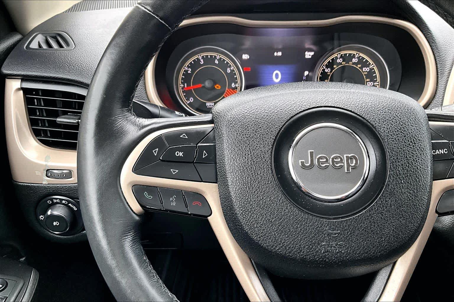 Used 2015 Jeep Cherokee Limited FWD image 23