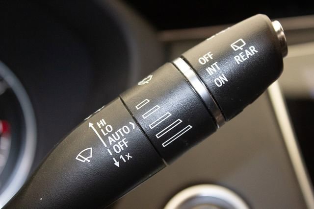 Used 2023 Cadillac XT4 Premium Luxury image 27