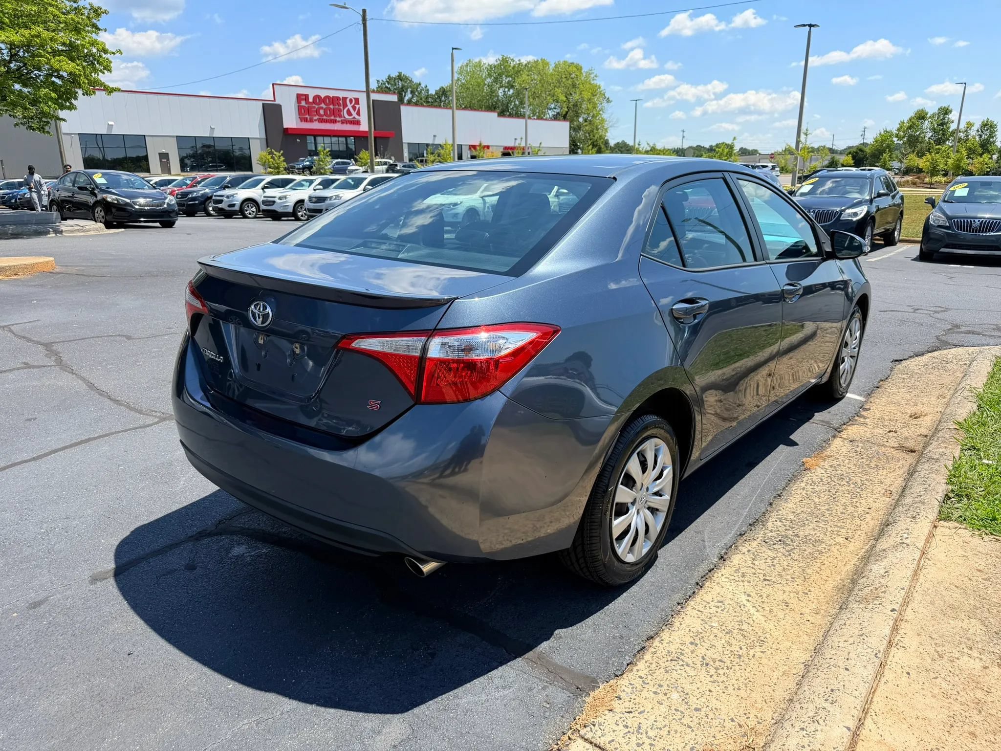 Used 2016 Toyota Corolla S FWD image 7