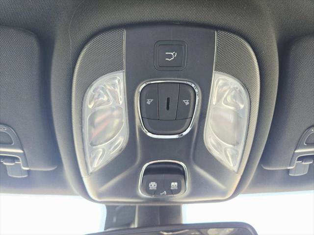 Certified 2025 Jeep Compass Latitude w/ Sun & Sound Group AWD/4WD image 31