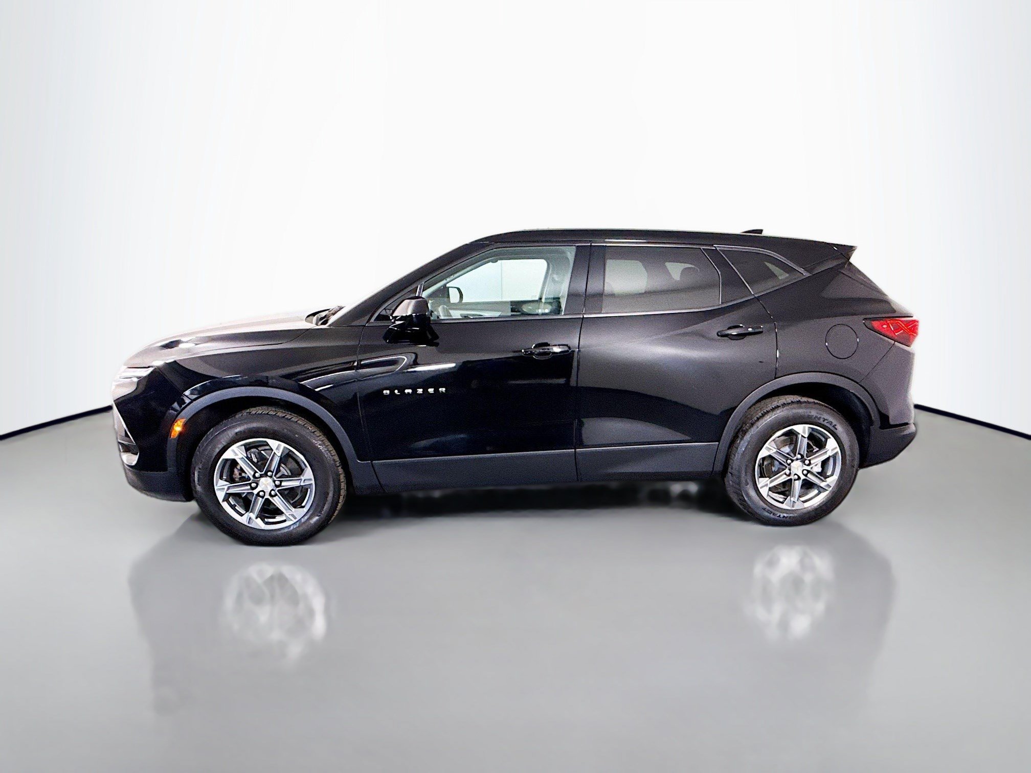 Used 2023 Chevrolet Blazer LT FWD image 6