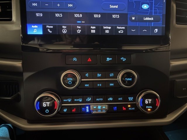 Used 2024 Ford Expedition XLT image 18