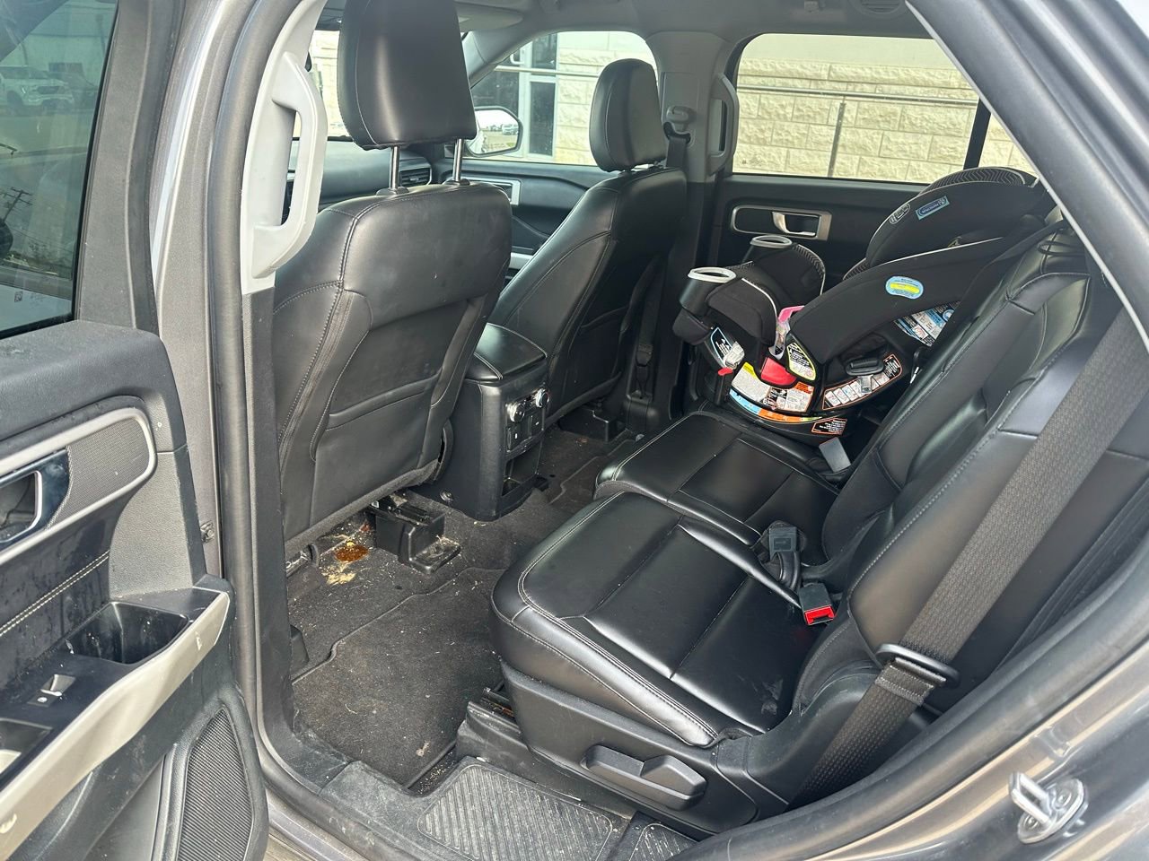 Used 2021 Ford Explorer XLT w/ Equipment Group 202A image 6