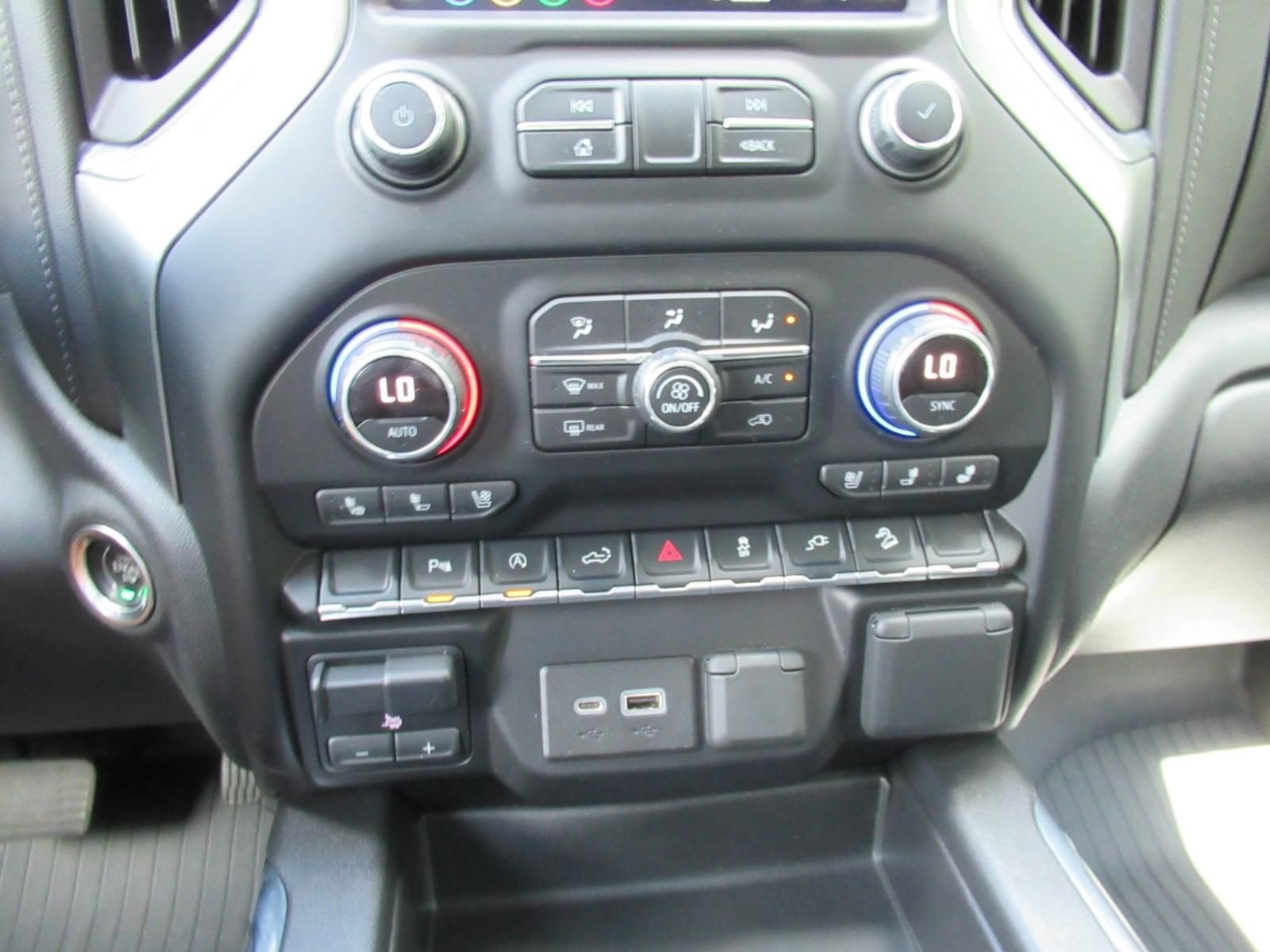 Used 2021 Chevrolet Silverado 1500 LTZ AWD/4WD image 25