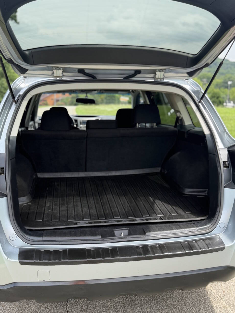 Used 2013 Subaru Outback 2.5i Premium w/ All-Weather Pkg AWD/4WD image 17