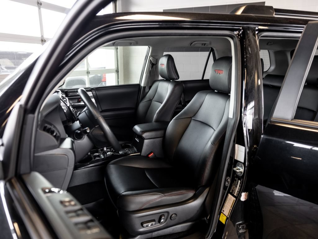 Used 2024 Toyota 4Runner TRD Off-Road Premium AWD/4WD image 9