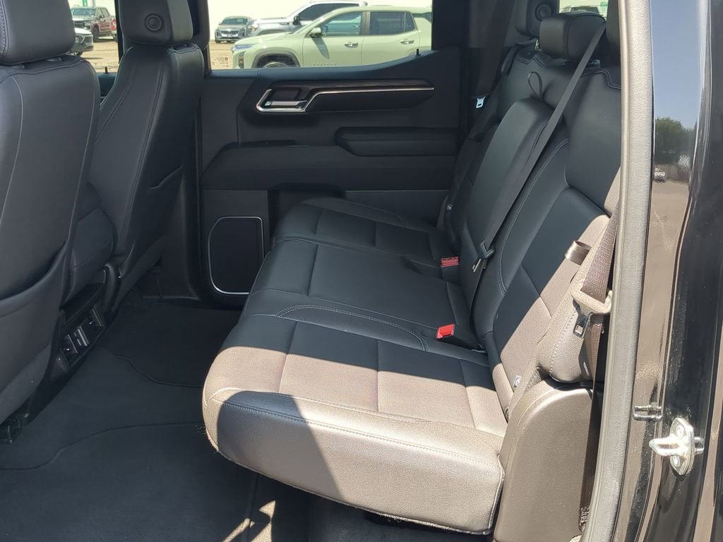 Used 2024 GMC Sierra 1500 SLT image 24