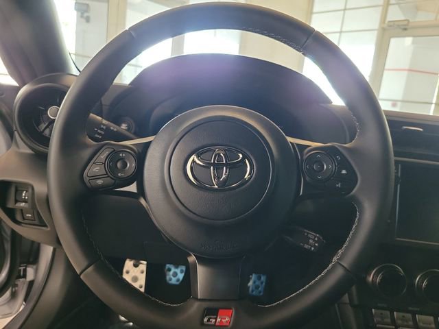 Used 2025 Toyota GR86 Premium image 13