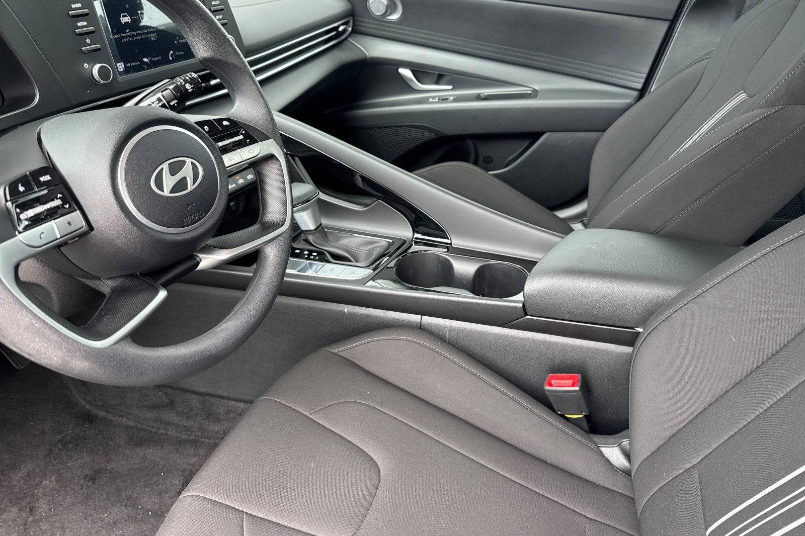 Used 2025 Hyundai Elantra Hybrid FWD image 10