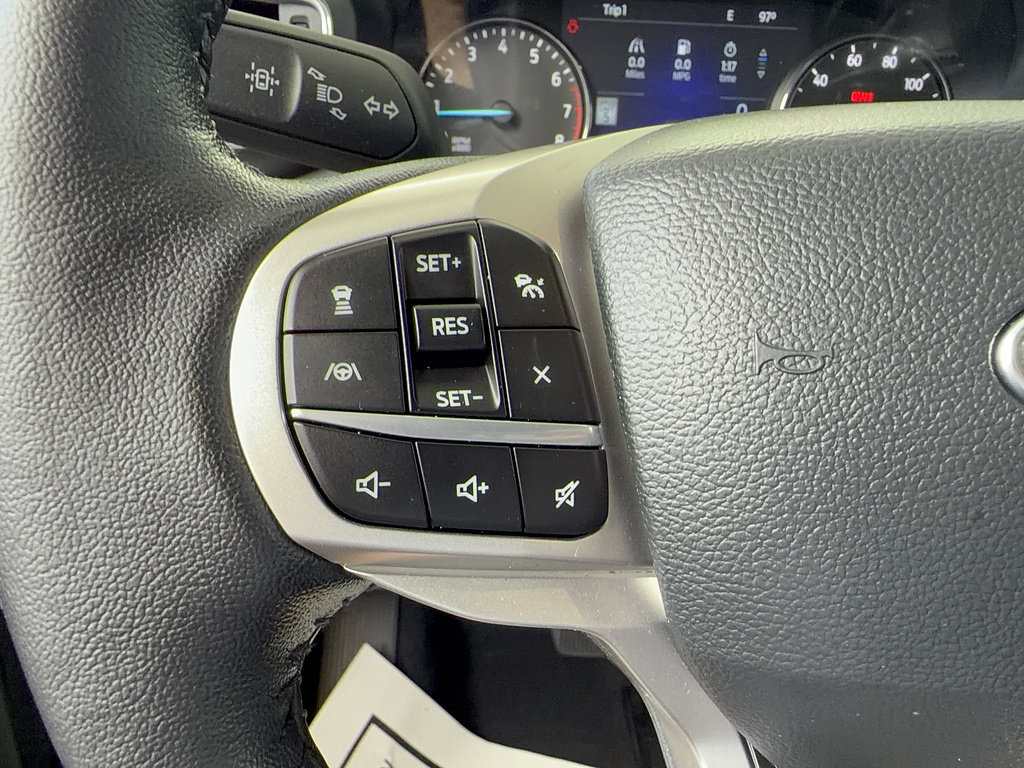 Certified 2023 Ford Explorer XLT w/ Equipment Group 202A AWD/4WD image 28