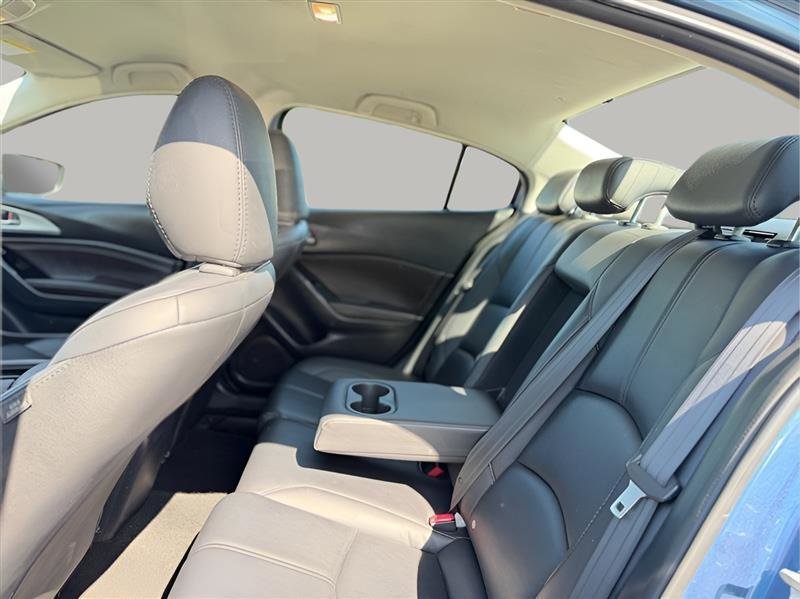 Used 2018 MAZDA MAZDA3 Touring FWD image 27